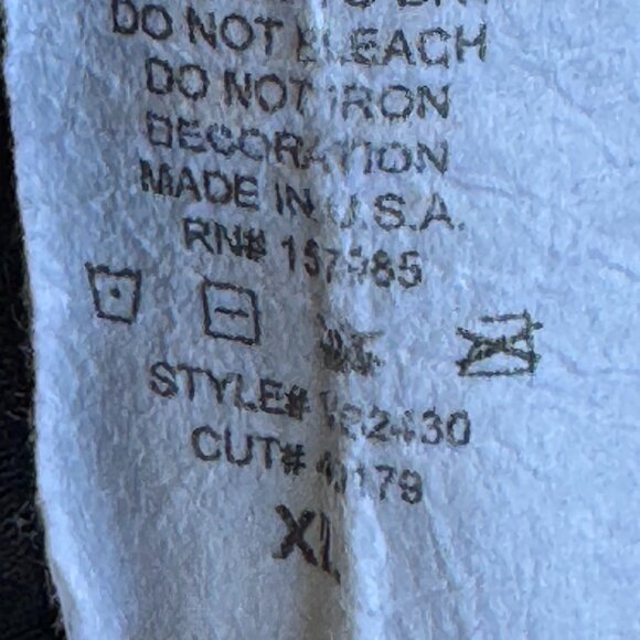 Lion Face Tee Women's Black has Beautiful Lion Graphic Beaded Eyes Goth Size XL - Picture 8 of 8